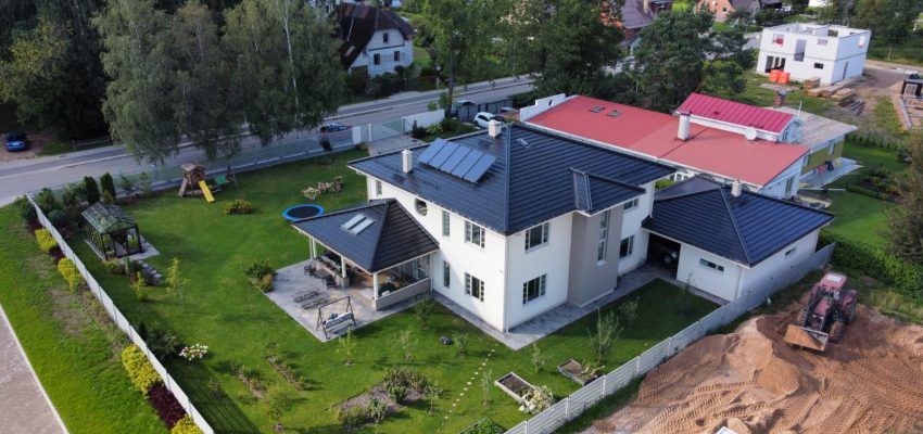Cik izmaksā uzbūvēt māju – svarīgākie faktori, kas ietekmē būvniecības izmaksas